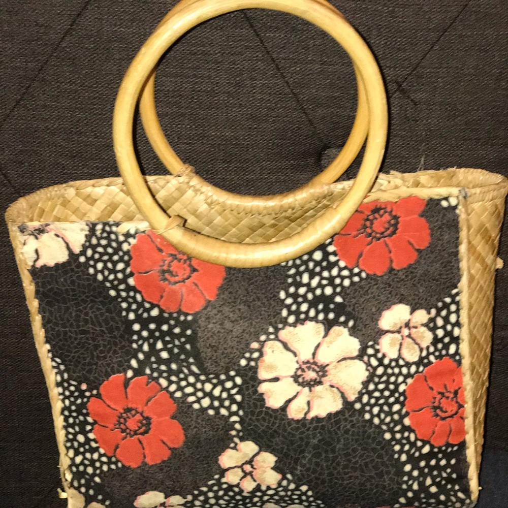 Straw tote